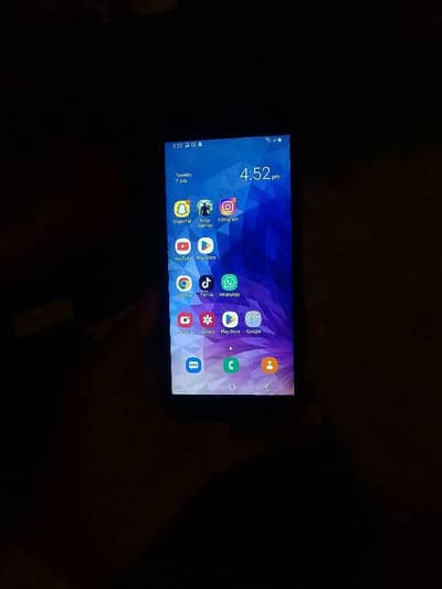 Samsung Mobile J6