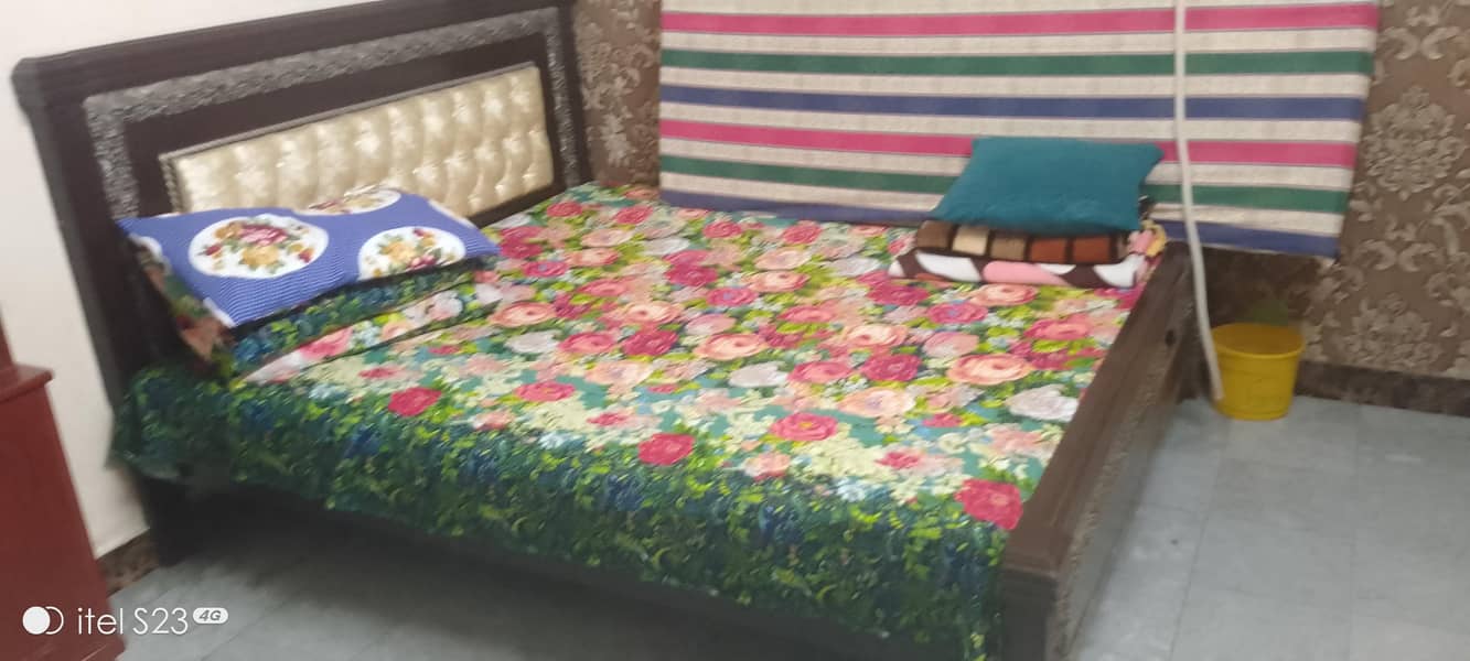 king size bed 0