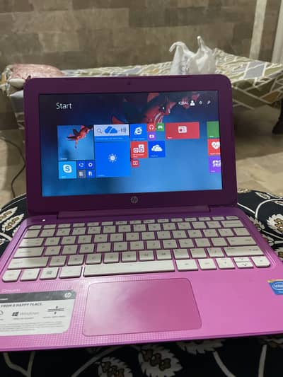 Used laptop color pink memory 21gb