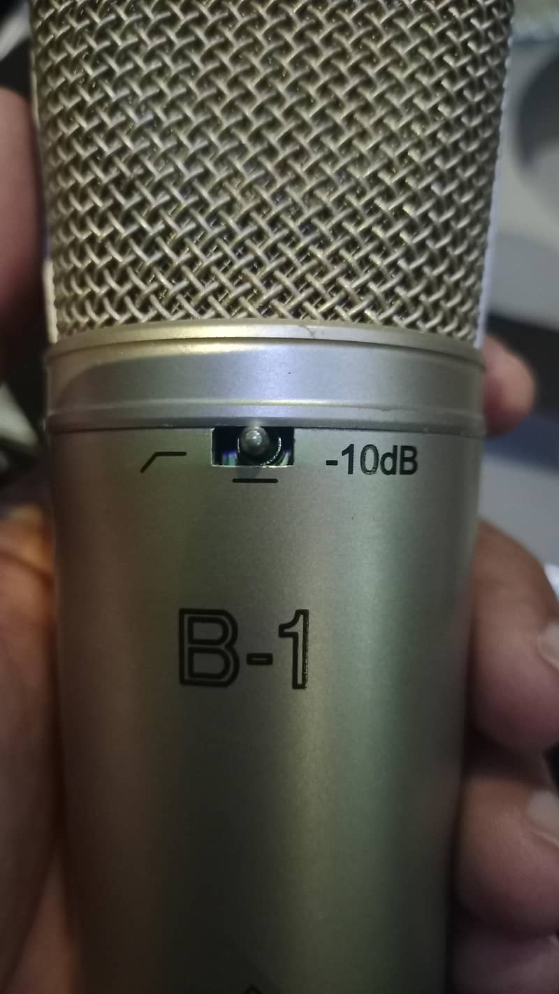 Behringer B1 Phantom Studio Microphone 0