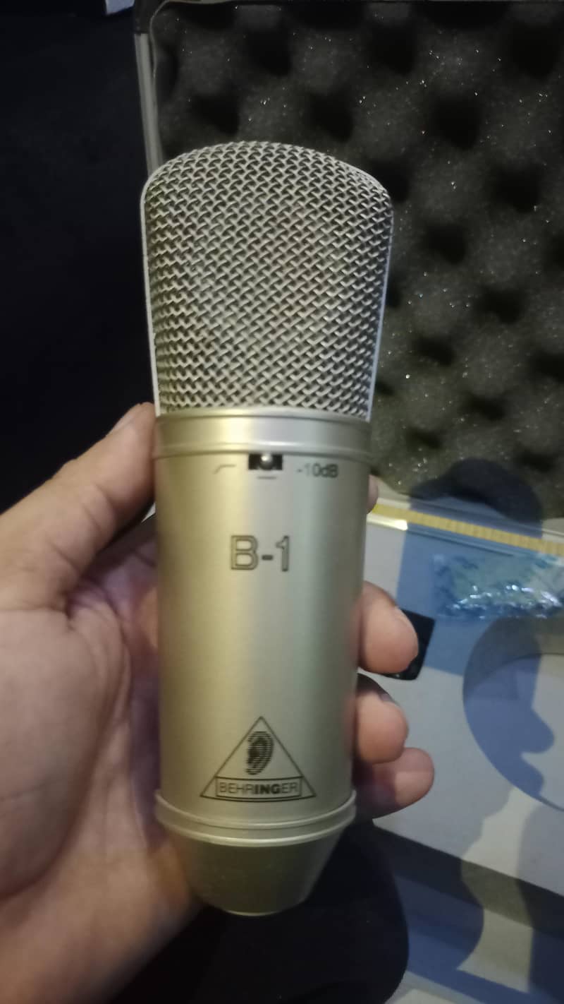Behringer B1 Phantom Studio Microphone 1