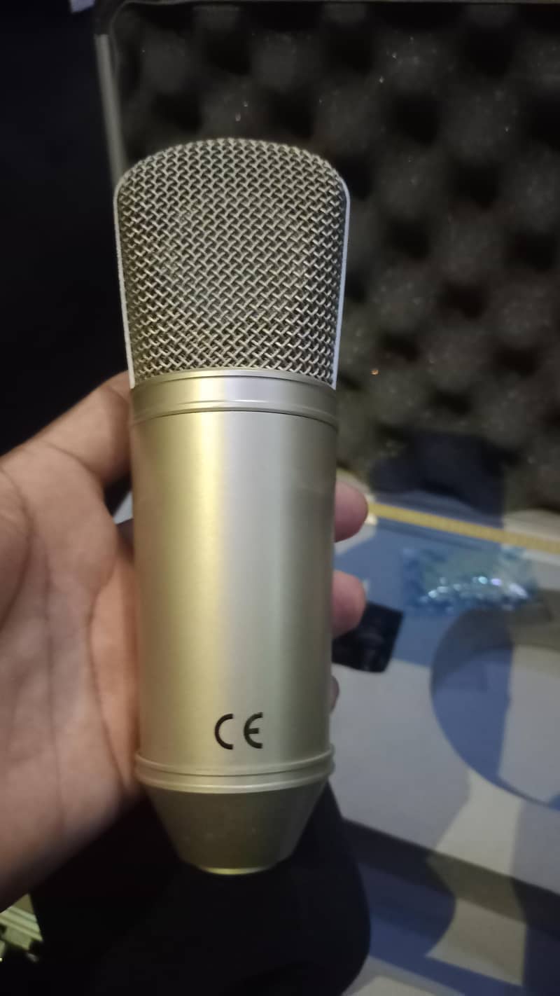 Behringer B1 Phantom Studio Microphone 2
