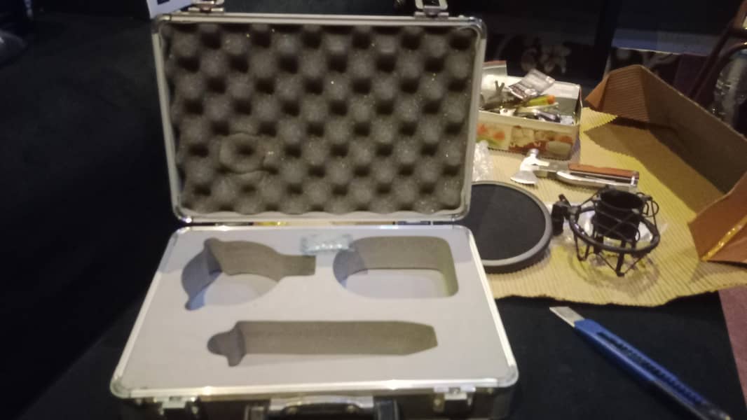 Behringer B1 Phantom Studio Microphone 6