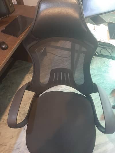 Gaming chair like new little bit used