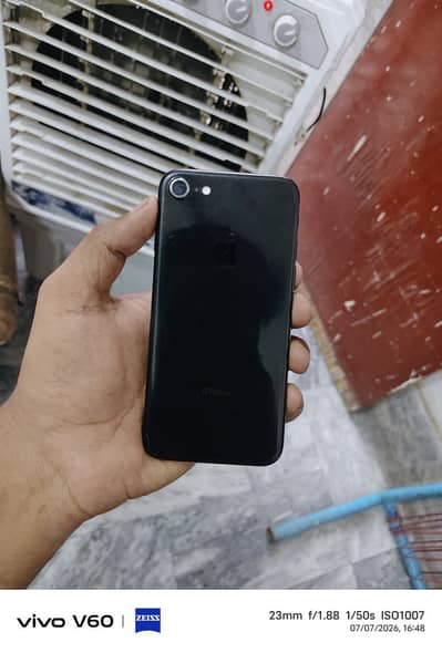 Apple iPhone 7