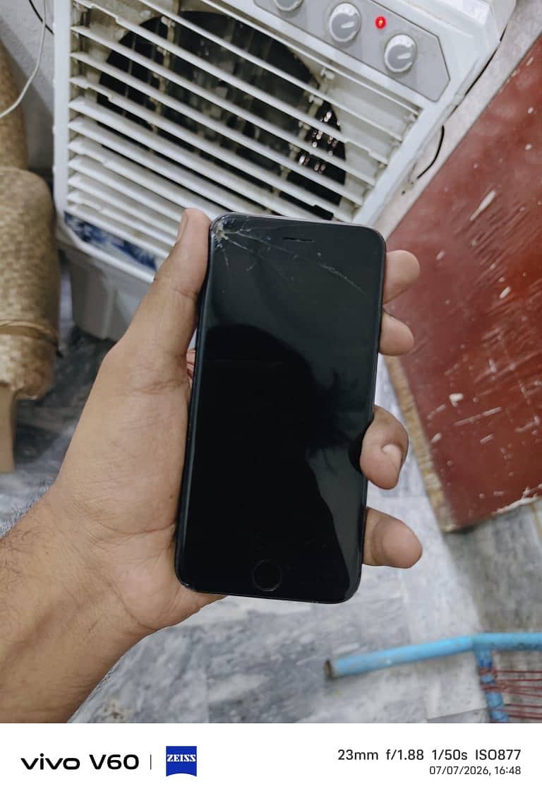 Apple iPhone 7 4