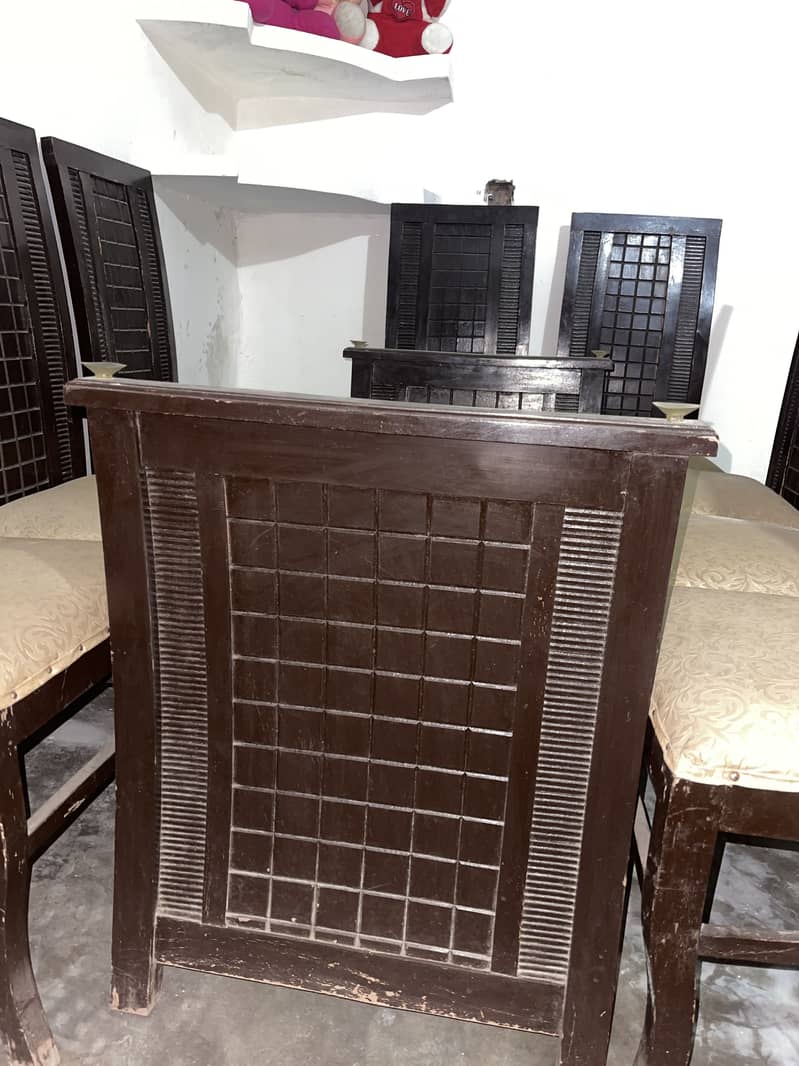 Dining tabble 3