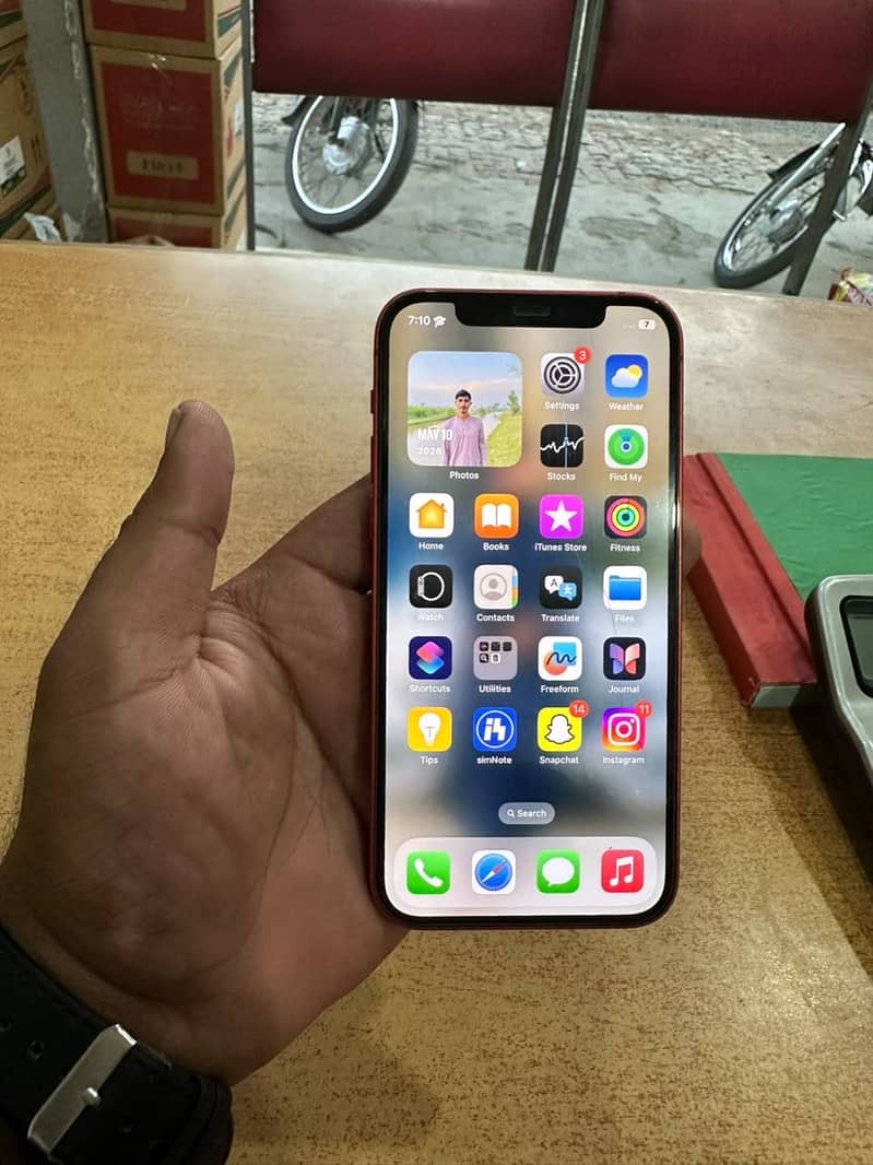 Apple iPhone 12 1