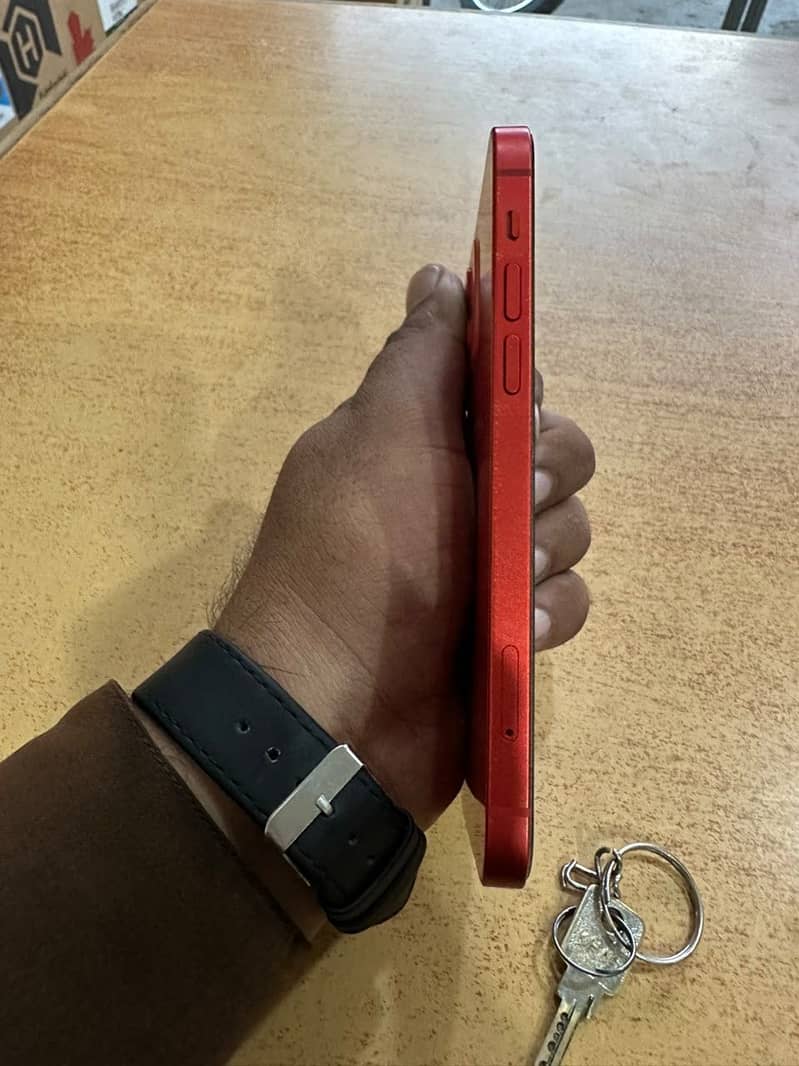 Apple iPhone 12 4