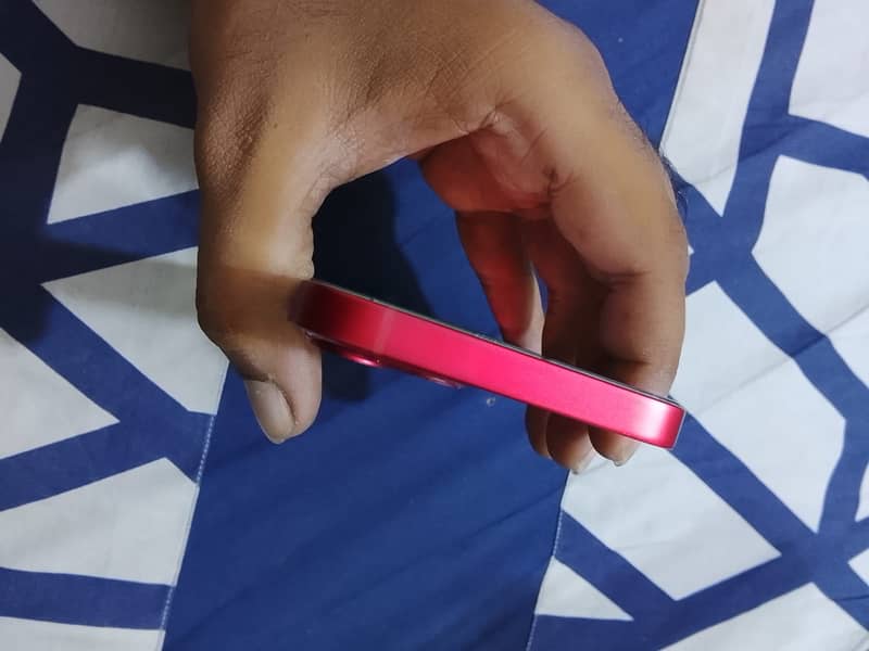 Apple iPhone 13 5