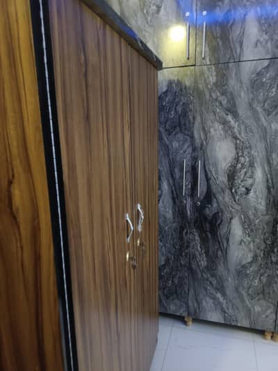 brand new almari han jaga nh han shift Huwa han 2 week use han
