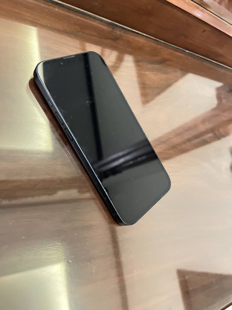 Apple iPhone 13 2