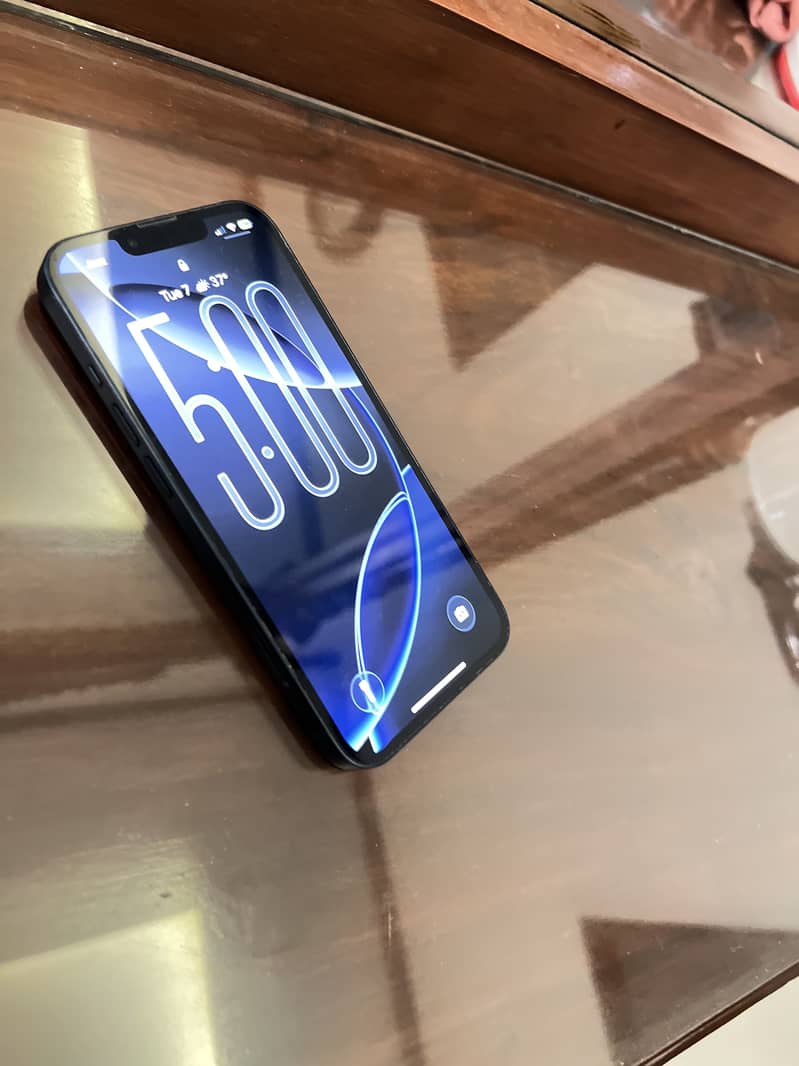 Apple iPhone 13 4