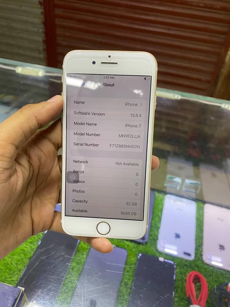 Apple iPhone 7 1