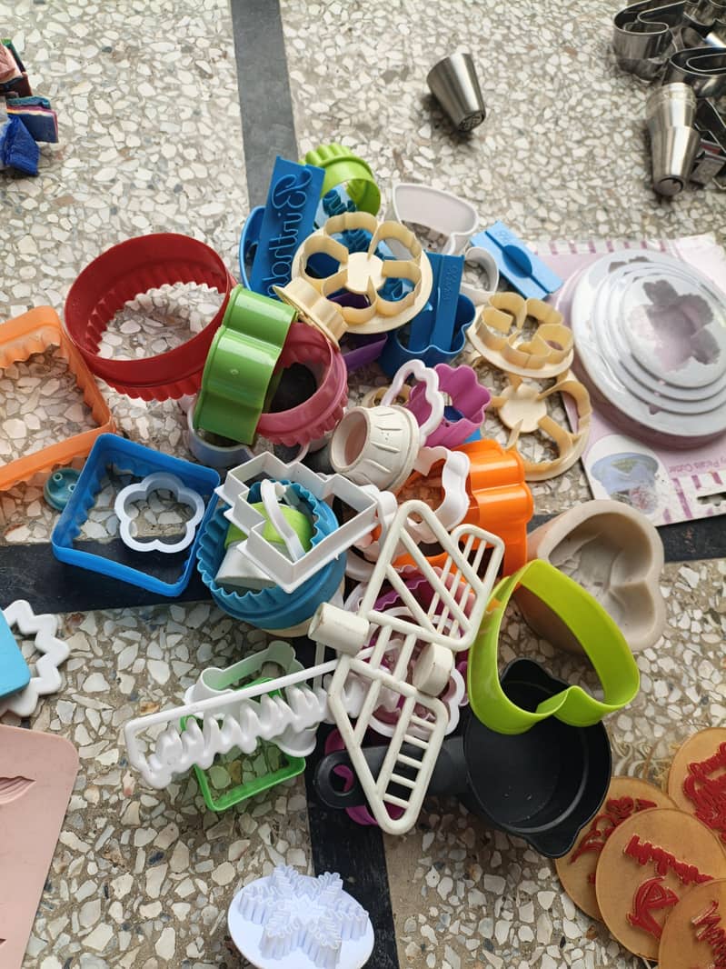 Cake  making items 2