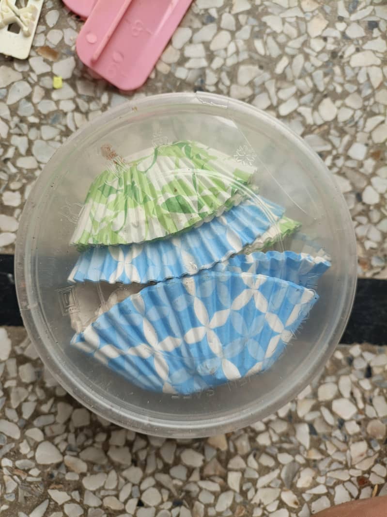 Cake  making items 7