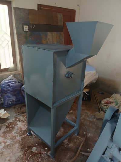 A used surf mixer, grader machine and sealer for sale