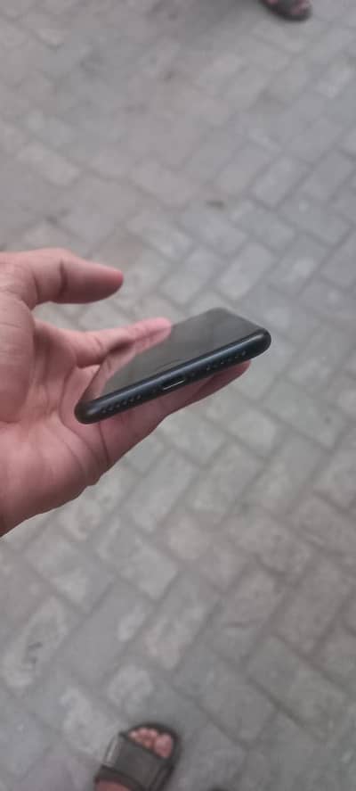 Apple iPhone 7