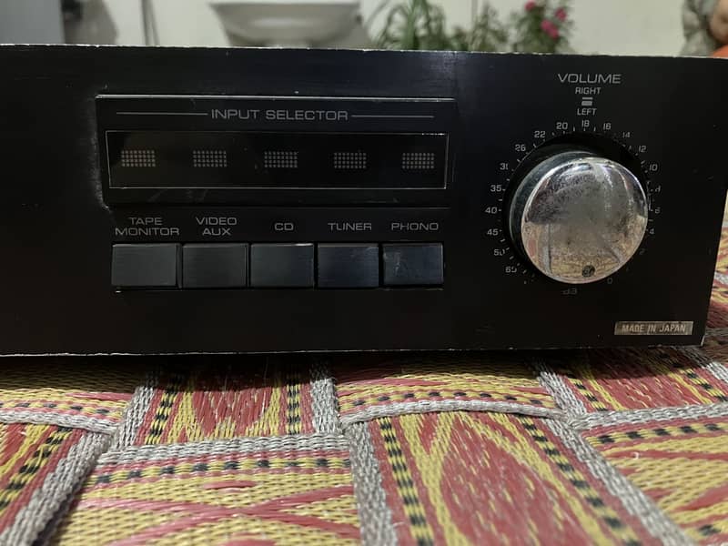 2 Amplifiers 0