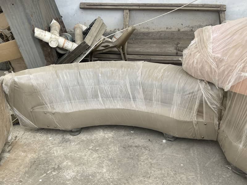 Round shape bed 7