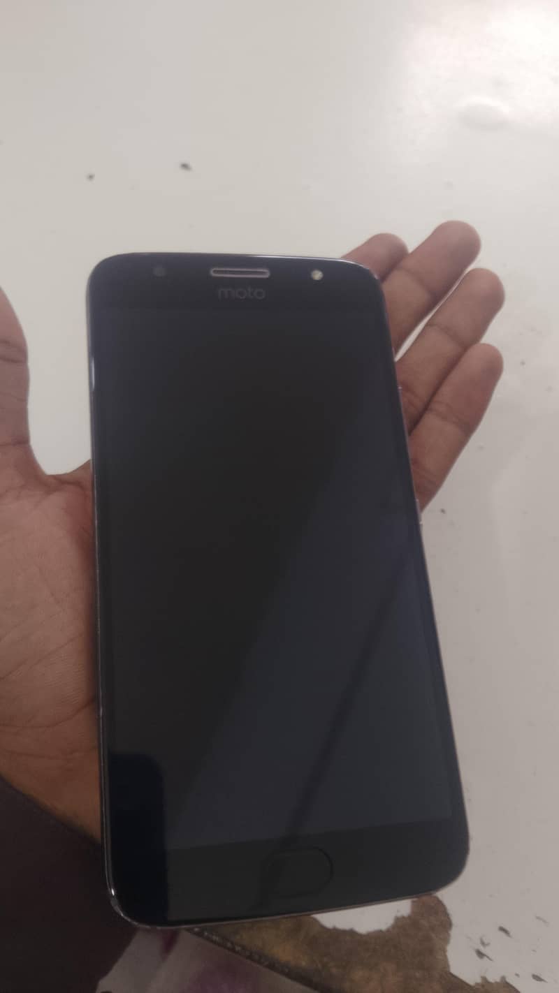 moto G5s plus 3