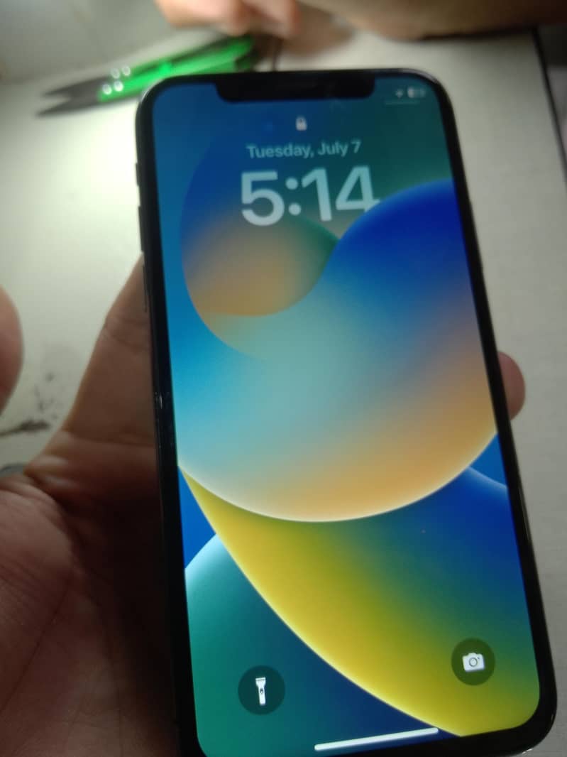 Apple iPhone X 3