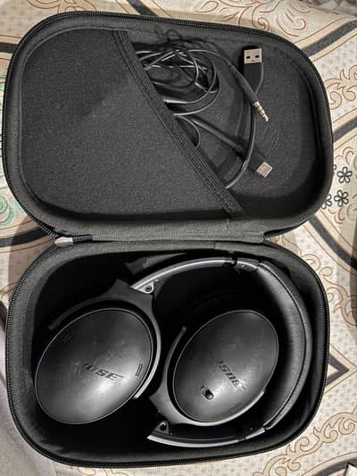 bose QC headphones complete box