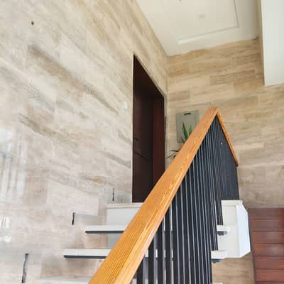 G14/4.40*80 Upper Portion on double road for rent