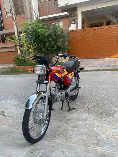honda CD 70 2025 model urgent for sale need cash brand new bike for sa