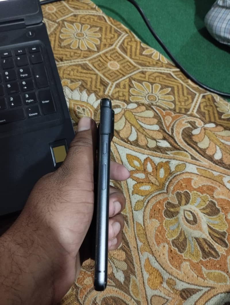 Google Pixel 8 4