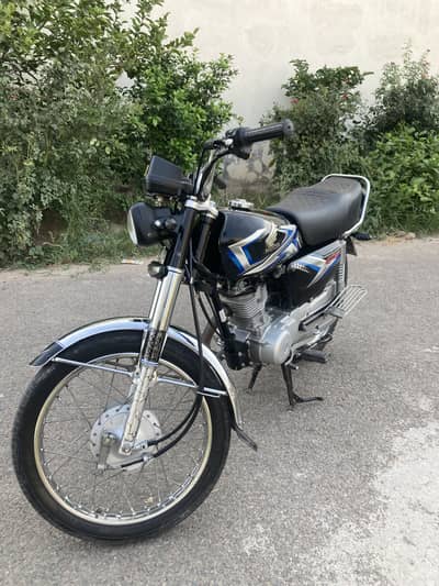 Good Condition Honda 125 Black 2025 model