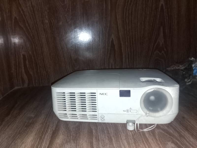projector NEC 5
