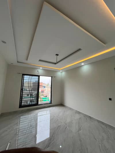 7 Marla Upper Portion For Rent 3rd Floor