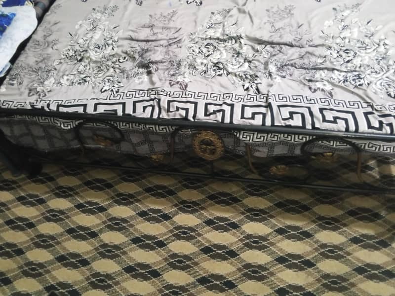 لوہے کا بیڈ  فار سیل 2