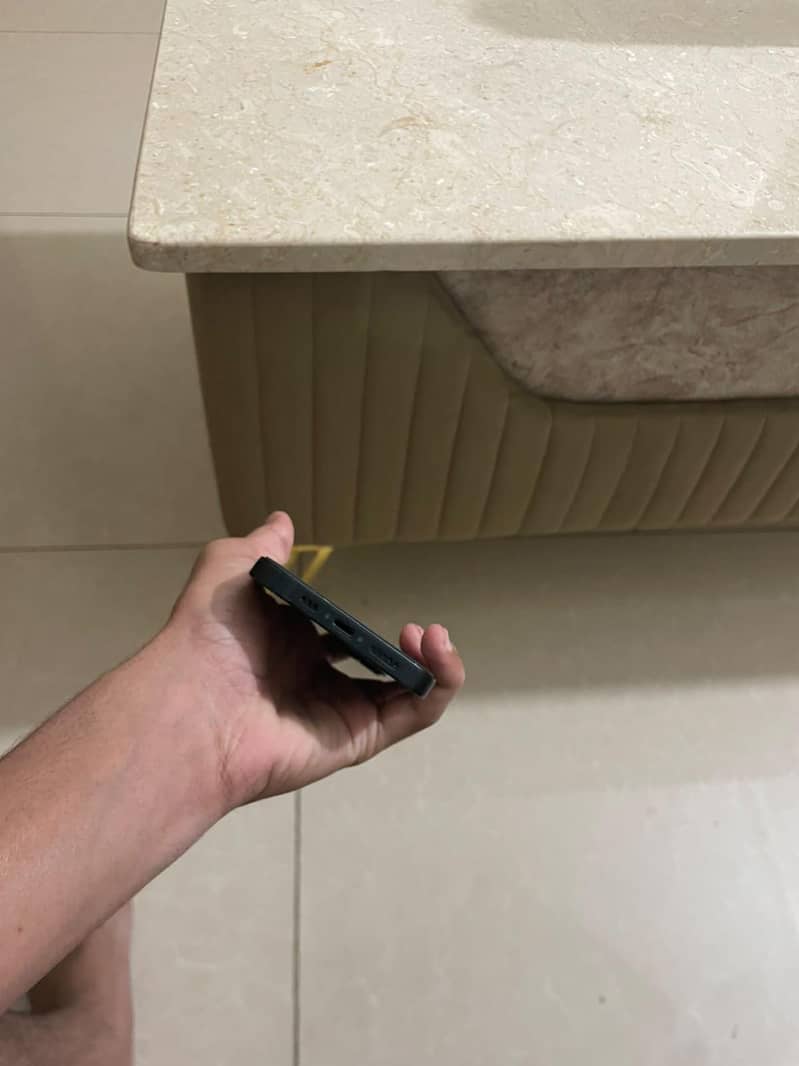 Apple iPhone 14 3