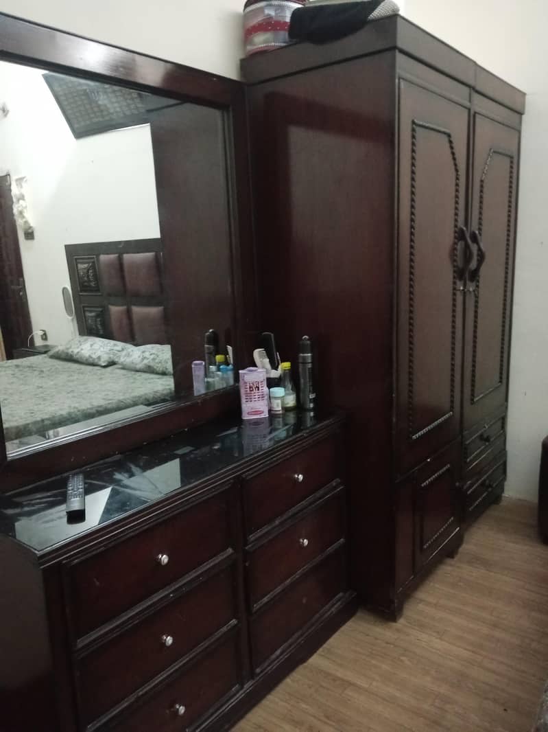 Bed dressing table  cupboard 3