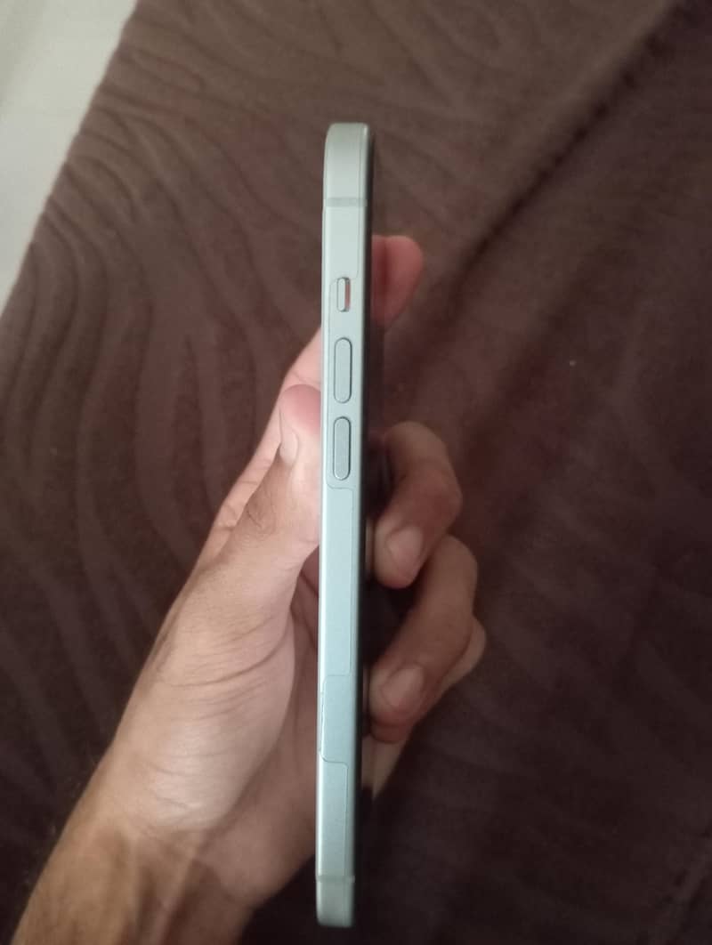 Apple iPhone 15 plus 2
