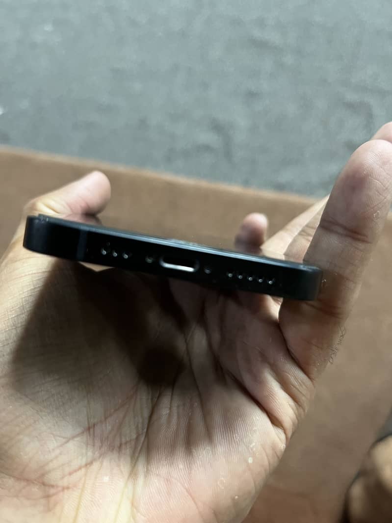 Apple iPhone 13 3