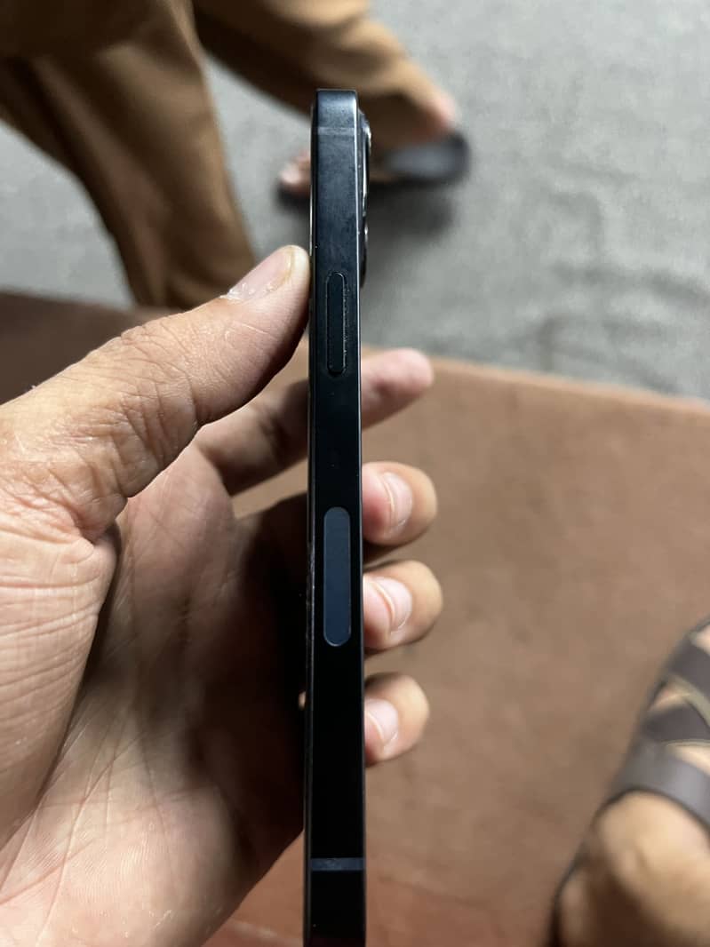 Apple iPhone 13 6