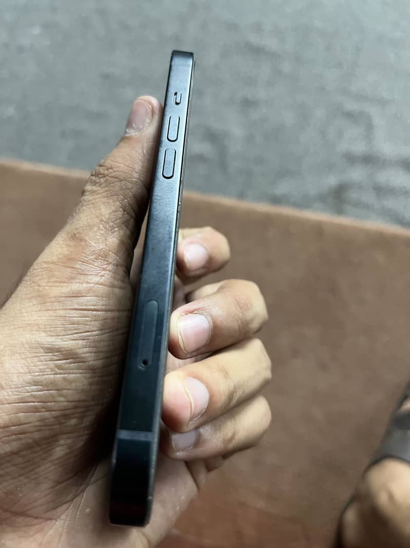Apple iPhone 13 7