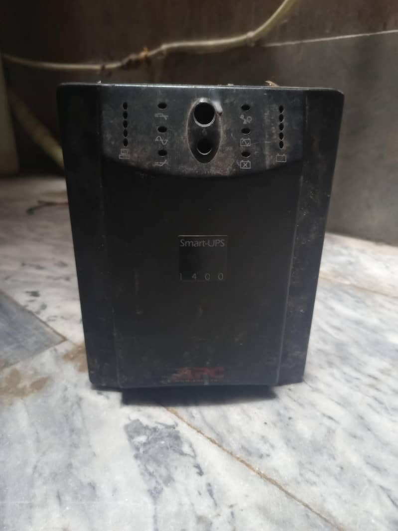 APC smart UPS 2000v 1