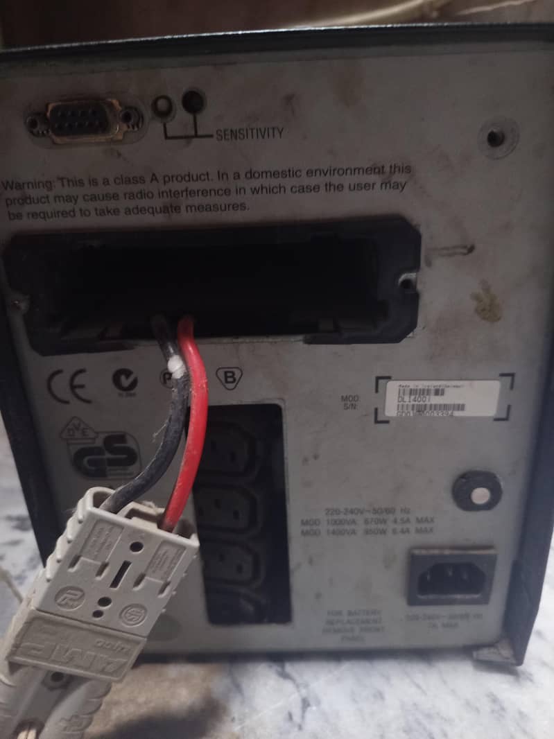 APC smart UPS 2000v 2