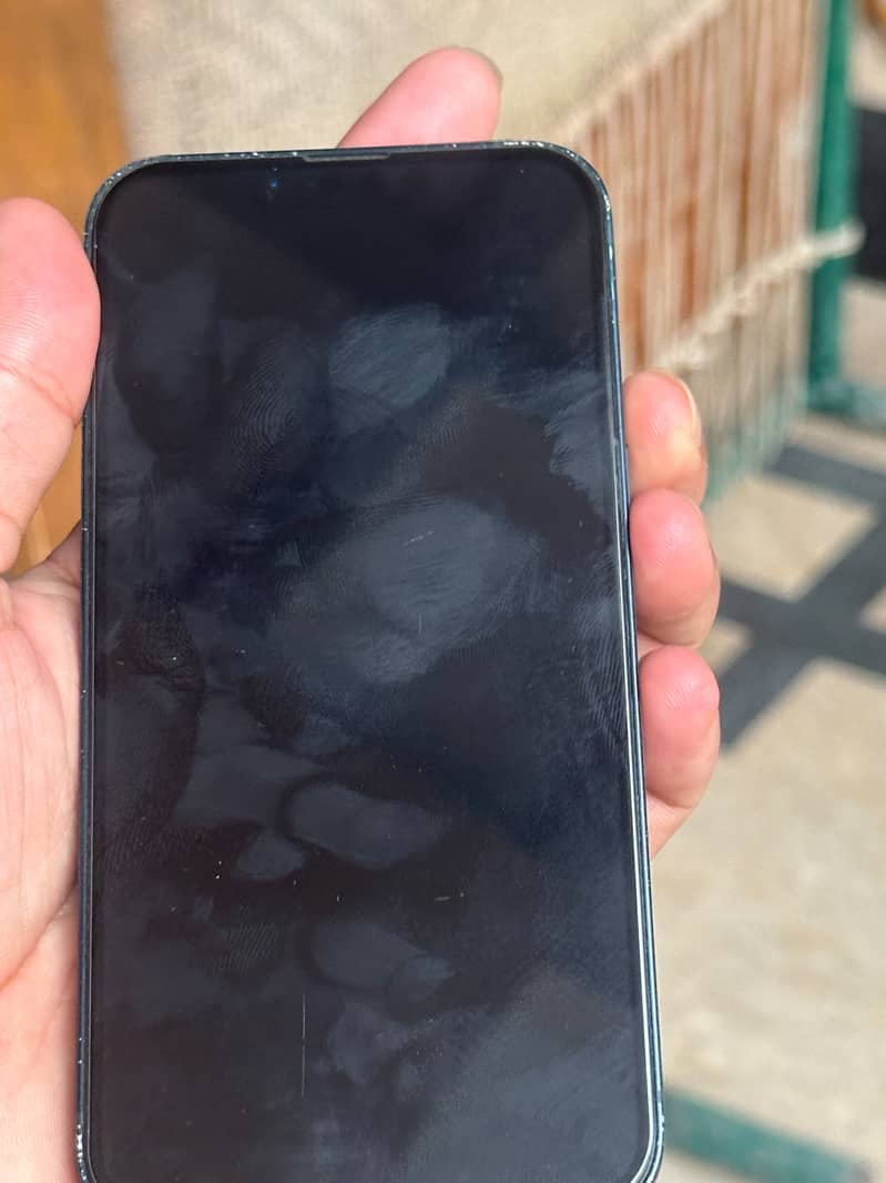 Apple iPhone 13 2