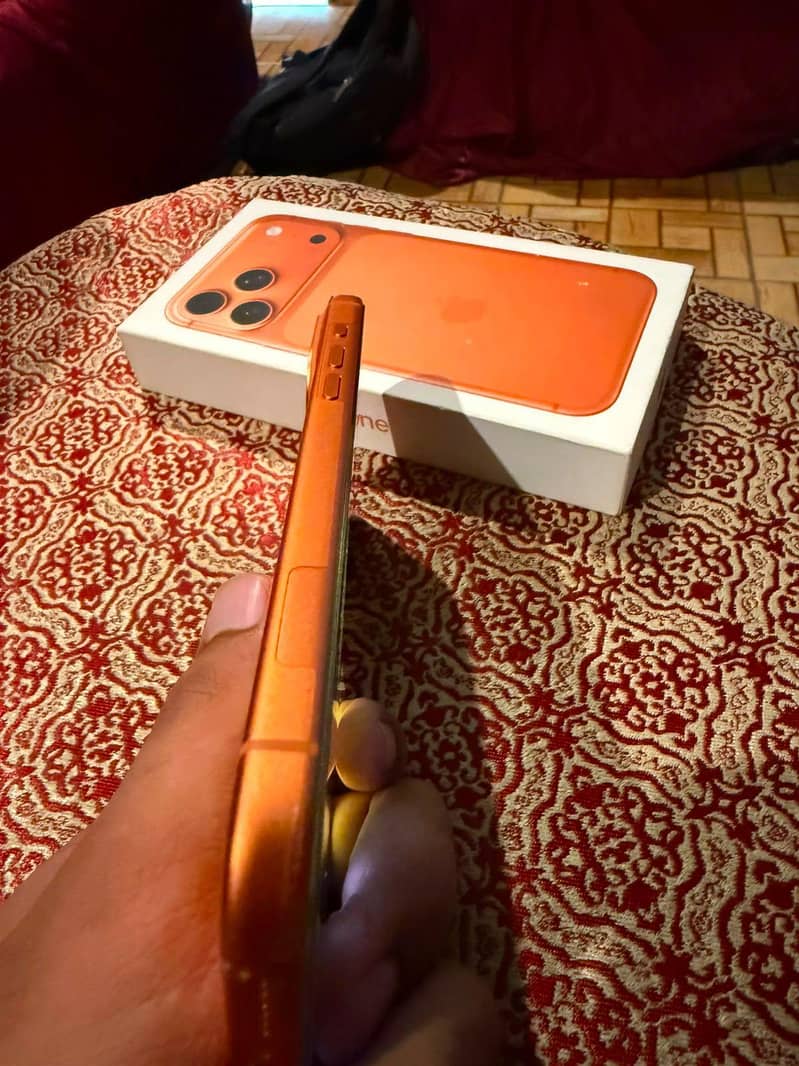 Apple iPhone 17 Pro Max 2