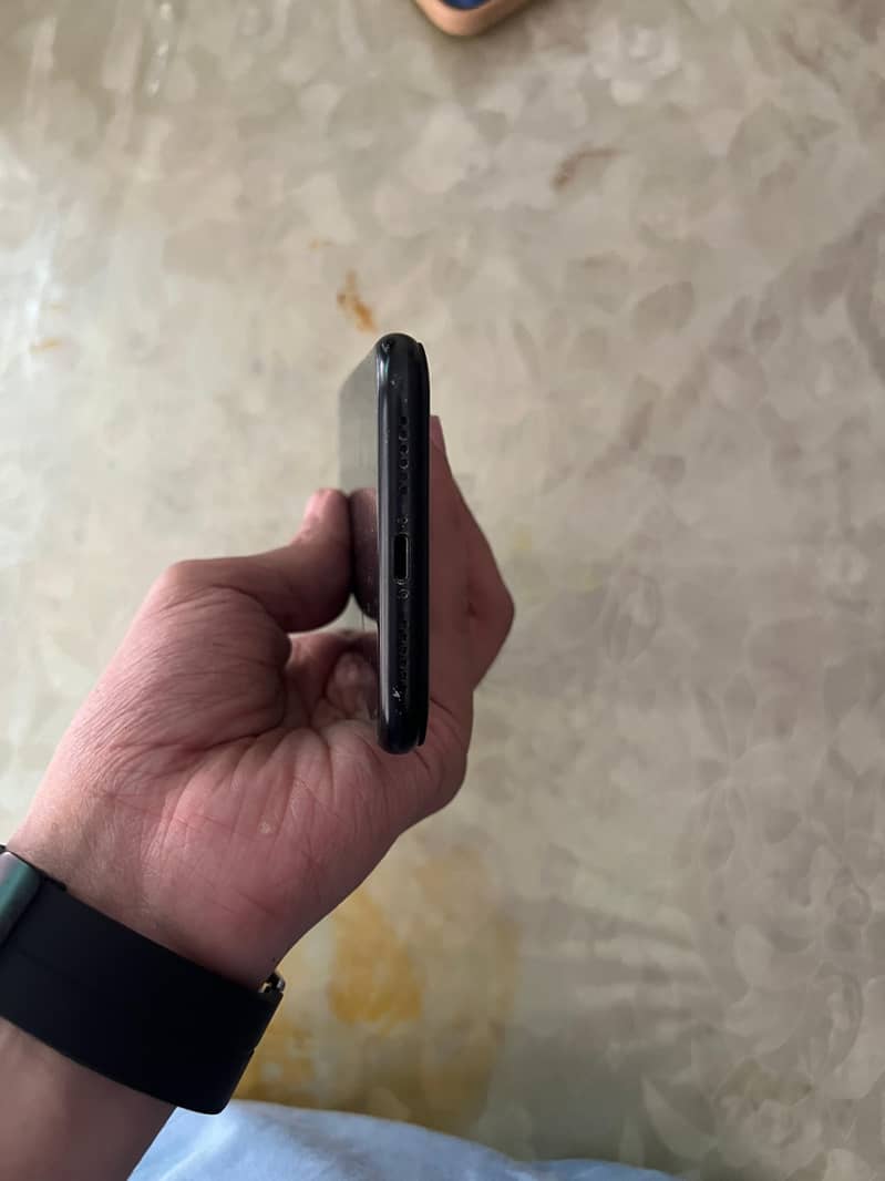 Apple iPhone XR 5