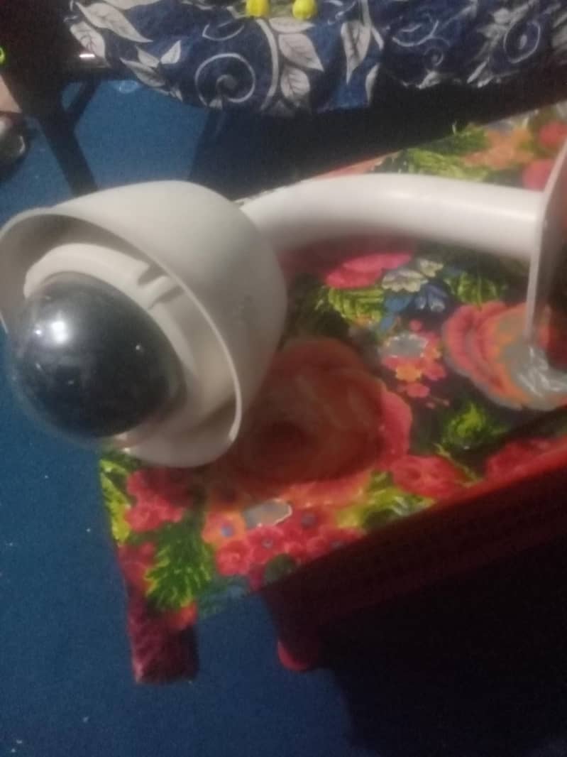 camera 8