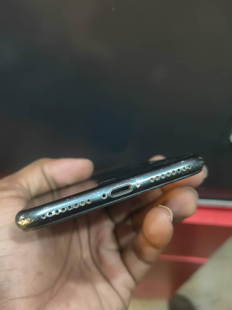 Apple iPhone 7 Plus 5