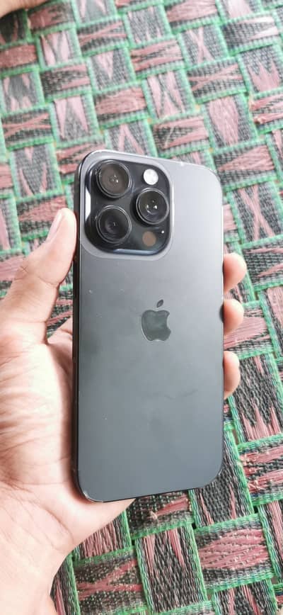 Apple iPhone 16 Pro