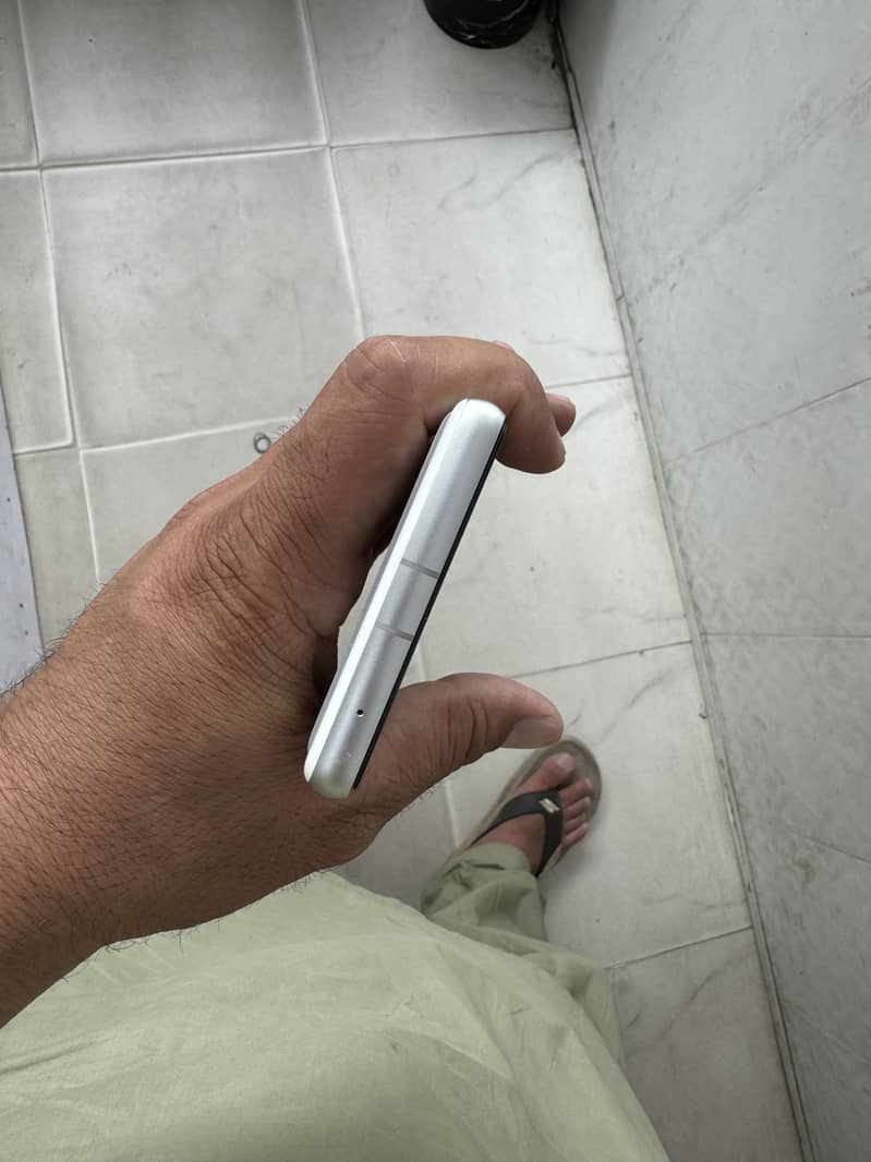 Google Pixel 7a 1