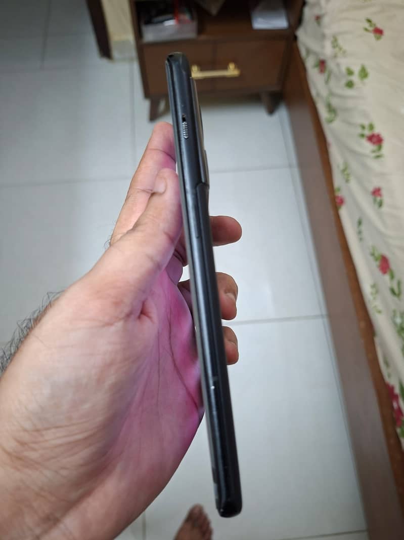 One Plus 10 Pro 4
